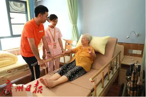 “十三五”回顾从出生到晚年，广州民生保障书写幸福生活505.png