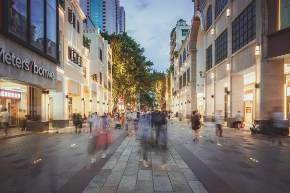 广州市城市规划展览中心_2022-02-01_广州市规划和自然资源局局长吴扬：老城市新活力要规划引领，两条腿走路1000.png